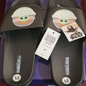 Hot Topic Mandalorian Slides, The Child, Size M